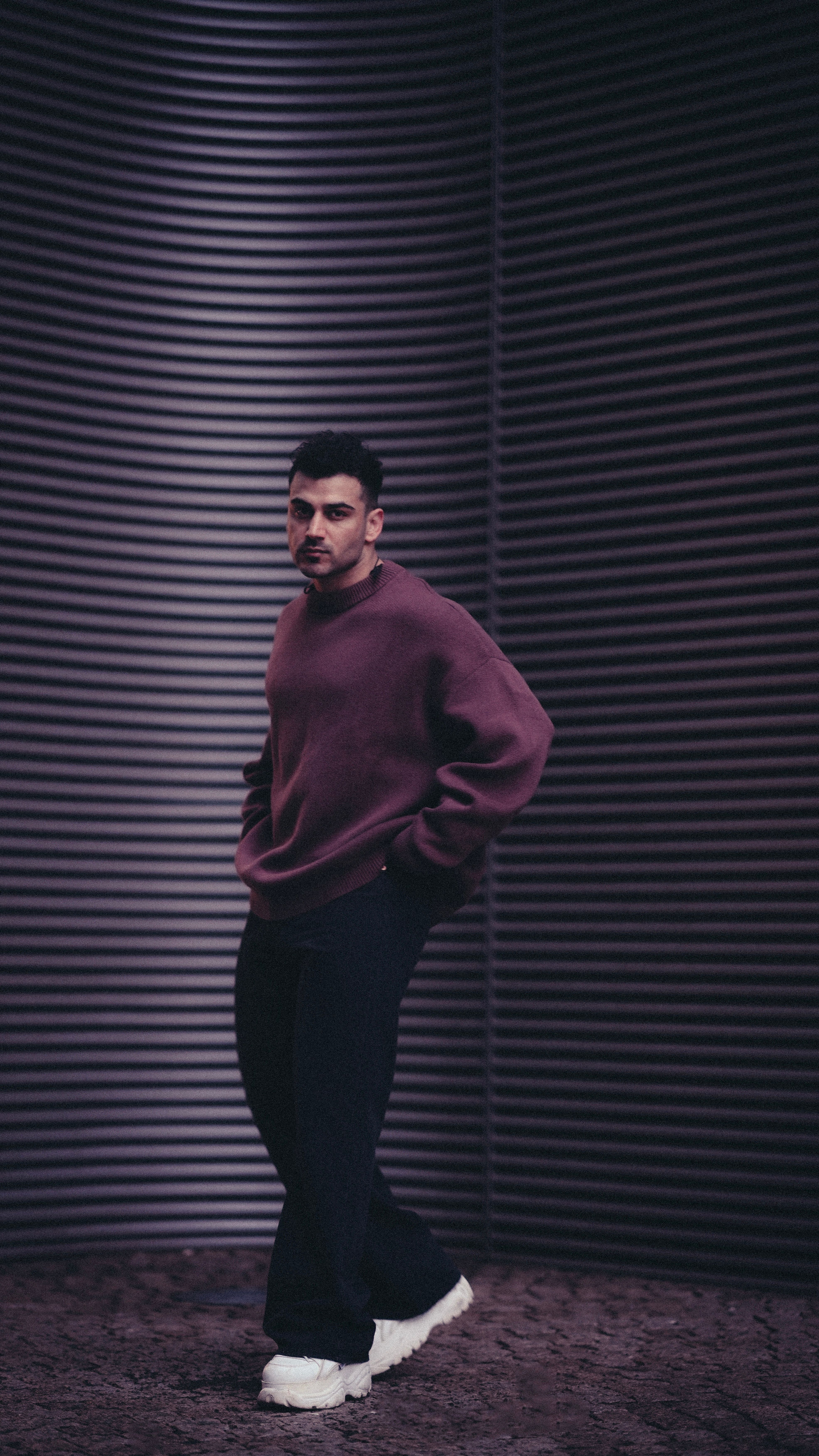 Bordeauxroter Oversize-Strickpullover aus Merinowolle
